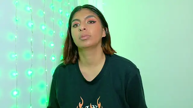 im anna  online show from October 6, 2025, 6:27 pm