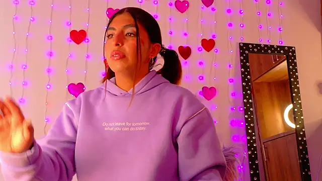 im anna  online show from February 21, 2026, 9:38 pm