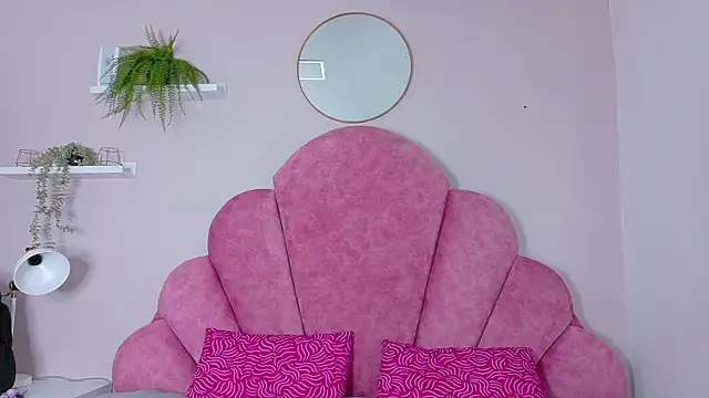 LilithSmith  online show from December 18, 2025, 11:38 am