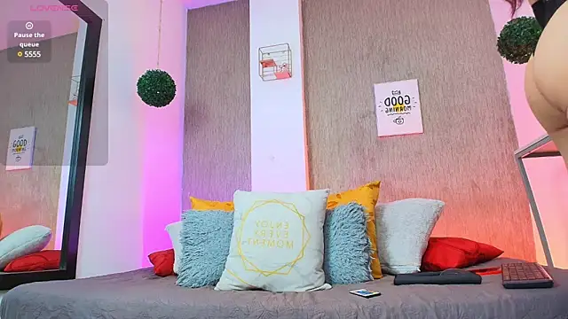 Bella salvatore online show from February 17, 2025, 10:14 pm