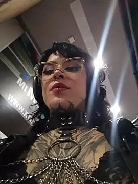 taaylor33 online show from May 15, 2026, 10:50 pm