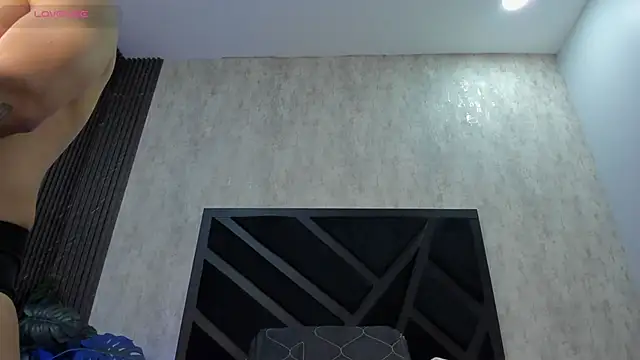 Snapshot of Johan_Williams_07 chatting on June 7, 2026, 2:43 pm Johan Williams 07 online show from June 7, 2026, 2:43 pm
