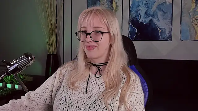 AmayaSakura online show from December 1, 2024, 4:29 pm