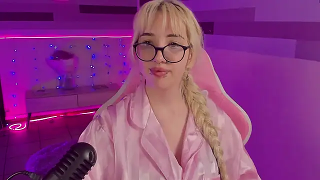 AmayaSakura online show from December 28, 2024, 10:02 pm