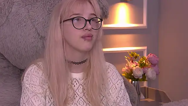 AmayaSakura online show from February 2, 2025, 9:45 pm