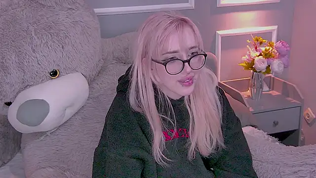 AmayaSakura online show from February 4, 2025, 9:52 pm