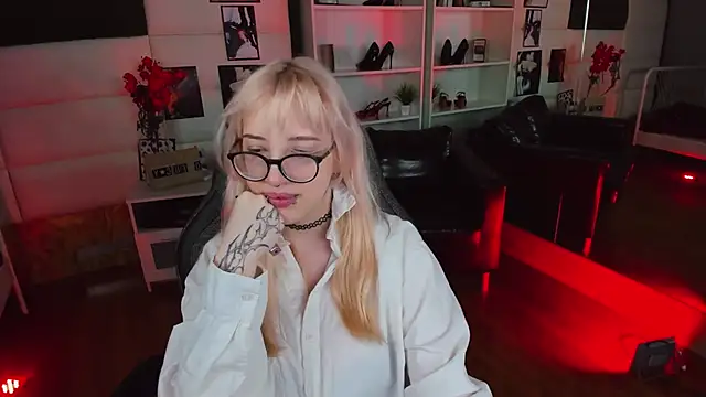 AmayaSakura online show from February 5, 2025, 9:18 pm