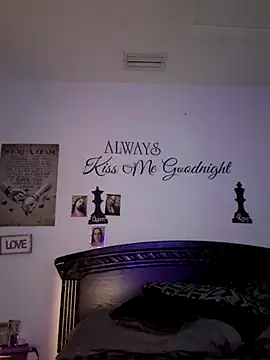 DeeLight124 online show from October 6, 2025, 6:00 am