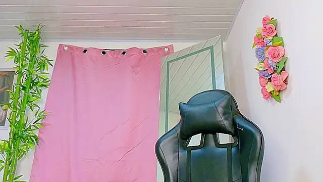 scarlet-jonesx online show from February 22, 2026, 11:47 pm