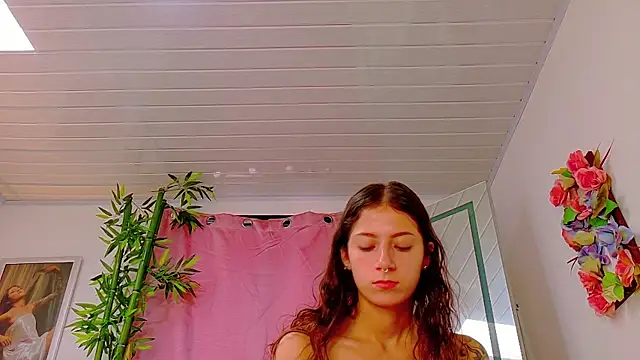 Snapshot of scarlet-jonesx chatting on June 22, 2026, 6:16 pm scarlet-jonesx online show from June 22, 2026, 6:16 pm