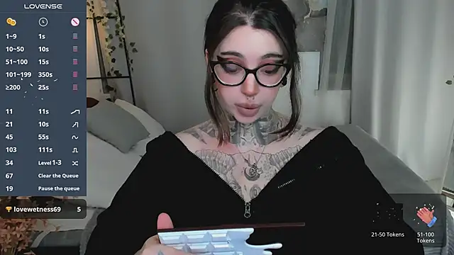 Snapshot of Dixi_Pixi_ chatting on April 23, 2026, 5:41 am Dixi Pixi online show from April 23, 2026, 5:41 am