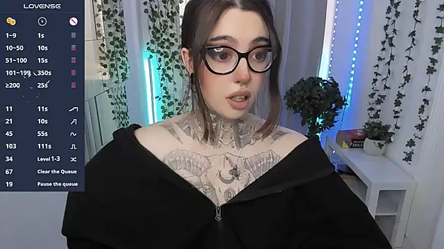 Snapshot of Dixi_Pixi_ chatting on April 24, 2026, 5:43 am Dixi Pixi online show from April 24, 2026, 5:43 am