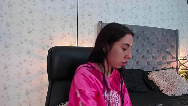 Snapshot of MissSussy chatting on January 17, 2026, 12:21 pm MissSussy online show from January 17, 2026, 12:21 pm