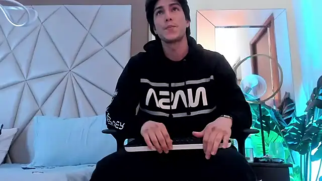 Karimferrer online show from January 5, 2025, 3:43 am