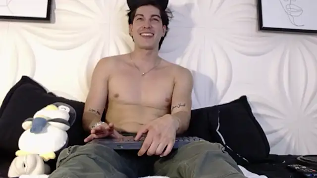 Karimferrer online show from March 11, 2026, 3:45 am