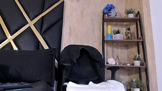 Karimferrer online show from June 4, 2026, 3:12 am