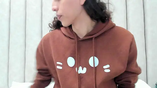 Snapshot of FreyaMoller chatting on February 15, 2026, 7:10 pm FreyaMoller online show from February 15, 2026, 7:10 pm