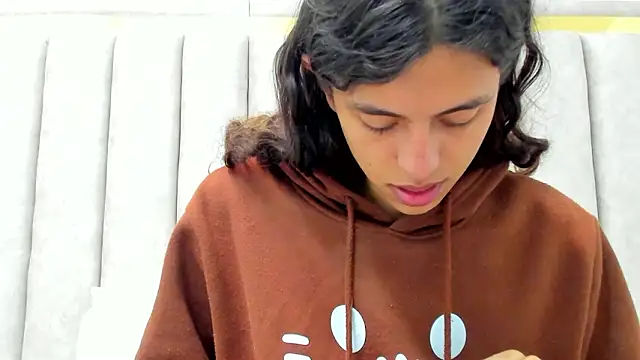 Snapshot of FreyaMoller chatting on February 21, 2026, 6:31 pm FreyaMoller online show from February 21, 2026, 6:31 pm