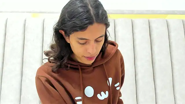 Snapshot of FreyaMoller chatting on March 4, 2026, 6:58 pm FreyaMoller online show from March 4, 2026, 6:58 pm