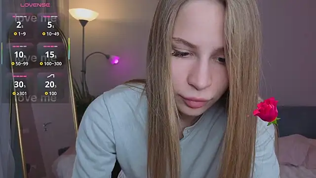 Elis Fox online show from May 4, 2026, 2:02 pm