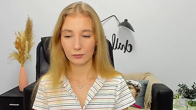 LolaWilsons online show from January 11, 2025, 2:25 pm