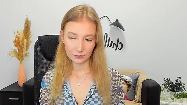 LolaWilsons online show from January 22, 2025, 6:20 am