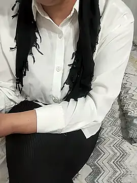  Sahra  online show from November 8, 2025, 5:12 pm