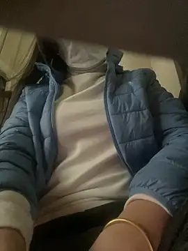 Tuongvy05 online show from February 25, 2025, 4:21 pm