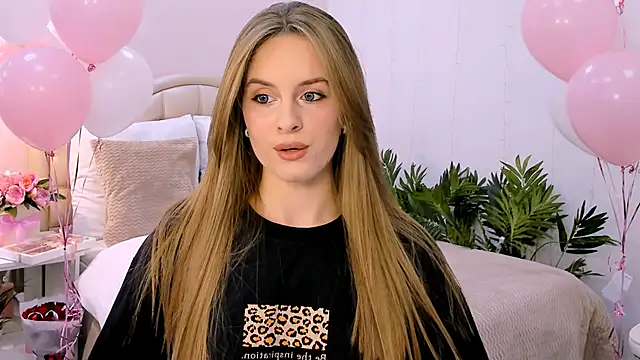 RozzitaBedberry online show from January 27, 2025, 1:09 pm