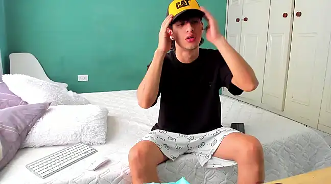 Snapshot of Chandler_ken chatting on January 7, 2025, 4:05 pm Chandler ken online show from January 7, 2025, 4:05 pm