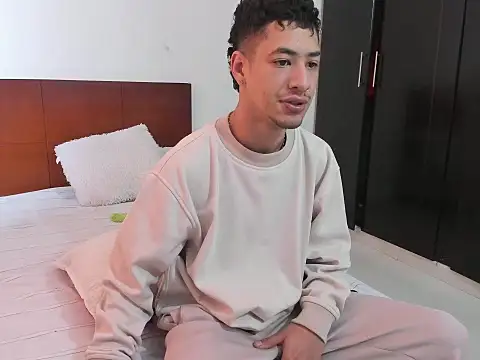 Snapshot of Chandler_ken chatting on October 20, 2025, 12:27 pm Chandler ken online show from October 20, 2025, 12:27 pm