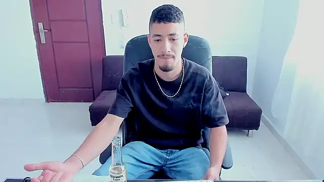 Snapshot of Chandler_ken chatting on February 14, 2026, 10:28 pm Chandler ken online show from February 14, 2026, 10:28 pm