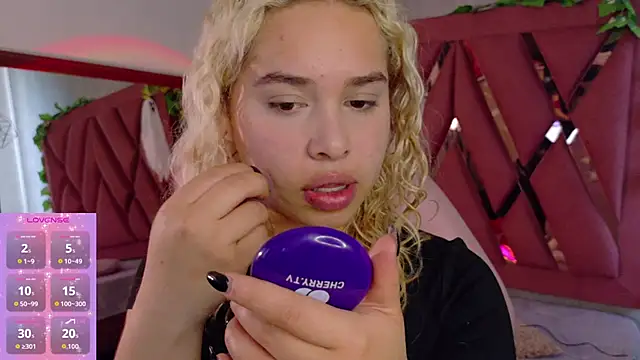 Haelycute online show from November 10, 2025, 11:53 am