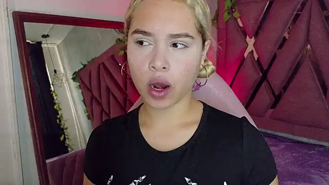 Haelycute online show from February 11, 2026, 12:32 pm