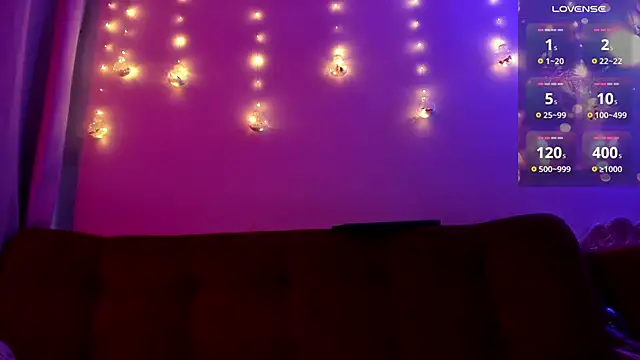 Snapshot of ohpetitemuse chatting on November 14, 2025, 7:23 pm ohpetitemuse online show from November 14, 2025, 7:23 pm