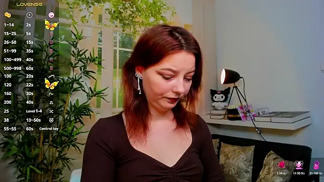 pretty little thing online show from December 15, 2025, 5:17 pm