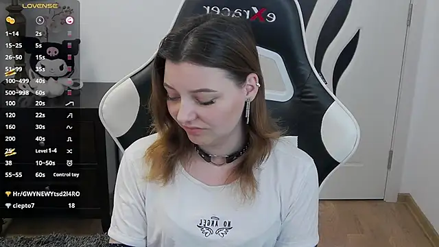 Snapshot of pretty_little_thing chatting on May 31, 2026, 6:31 pm pretty little thing online show from May 31, 2026, 6:31 pm
