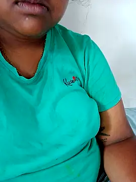 Snapshot of Sexy--queen1 chatting on November 14, 2025, 1:59 am Sexy--queen1 online show from November 14, 2025, 1:59 am