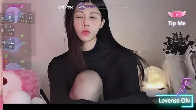 Snapshot of O0_0Q chatting on December 13, 2024, 5:00 pm O0 0Q online show from December 13, 2024, 5:00 pm