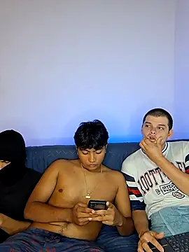  Ottis  online show from November 29, 2025, 11:41 pm