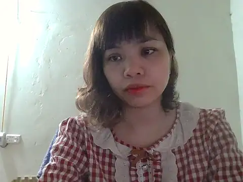 Angela-Eira online show from December 16, 2025, 10:04 pm