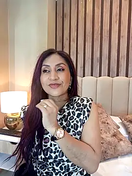 MonicaMoret online show from February 17, 2025, 12:27 pm