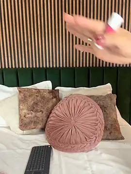 MonicaMoret online show from February 7, 2026, 11:03 am