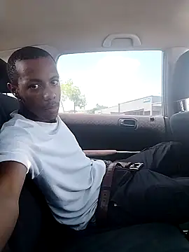 Snapshot of bobzerr chatting on February 10, 2026, 10:30 am bobzerr online show from February 10, 2026, 10:30 am