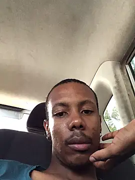 Snapshot of bobzerr chatting on February 16, 2026, 8:43 am bobzerr online show from February 16, 2026, 8:43 am