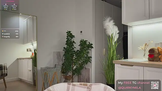 Snapshot of _milka_ chatting on October 15, 2025, 7:25 pm  milka  online show from October 15, 2025, 7:25 pm