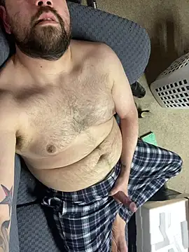 bighung1990 online show from October 25, 2025, 8:25 pm