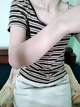 Luxcute286 online show from May 13, 2026, 1:47 am