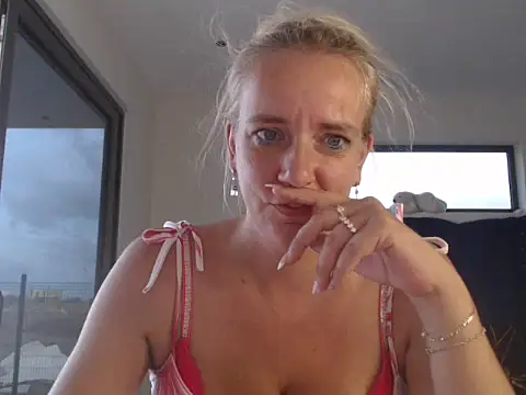Wendysexyx online show from October 18, 2025, 10:10 pm
