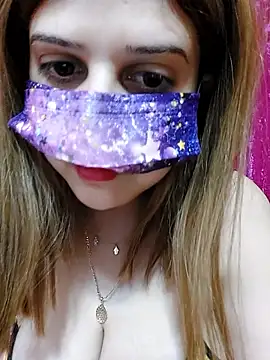 LoNa-daloua online show from April 9, 2026, 10:37 pm